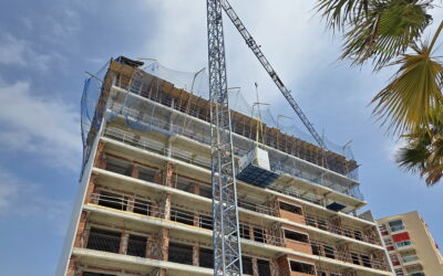 Fabricación e instalación de baños industrializados para un residencial de vivienda asequible en El Campello